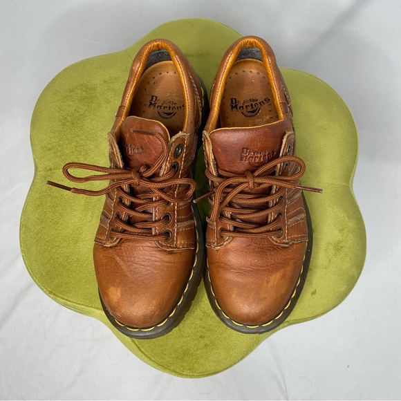 Dr. Martens Women’s Tan Oxfords - Picture 6 of 10